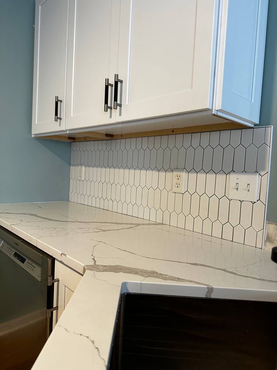 Quartz Counters & Hex Tile Backsplash